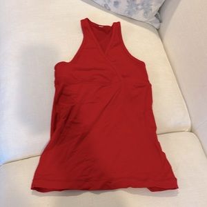 Lululemon workout top w built in bra